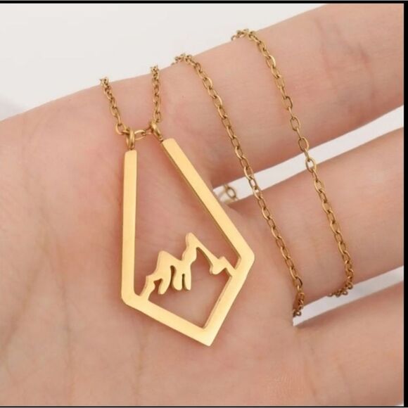 New FP Diamond Shape Mountain Scene Necklace - Picture 6 of 8